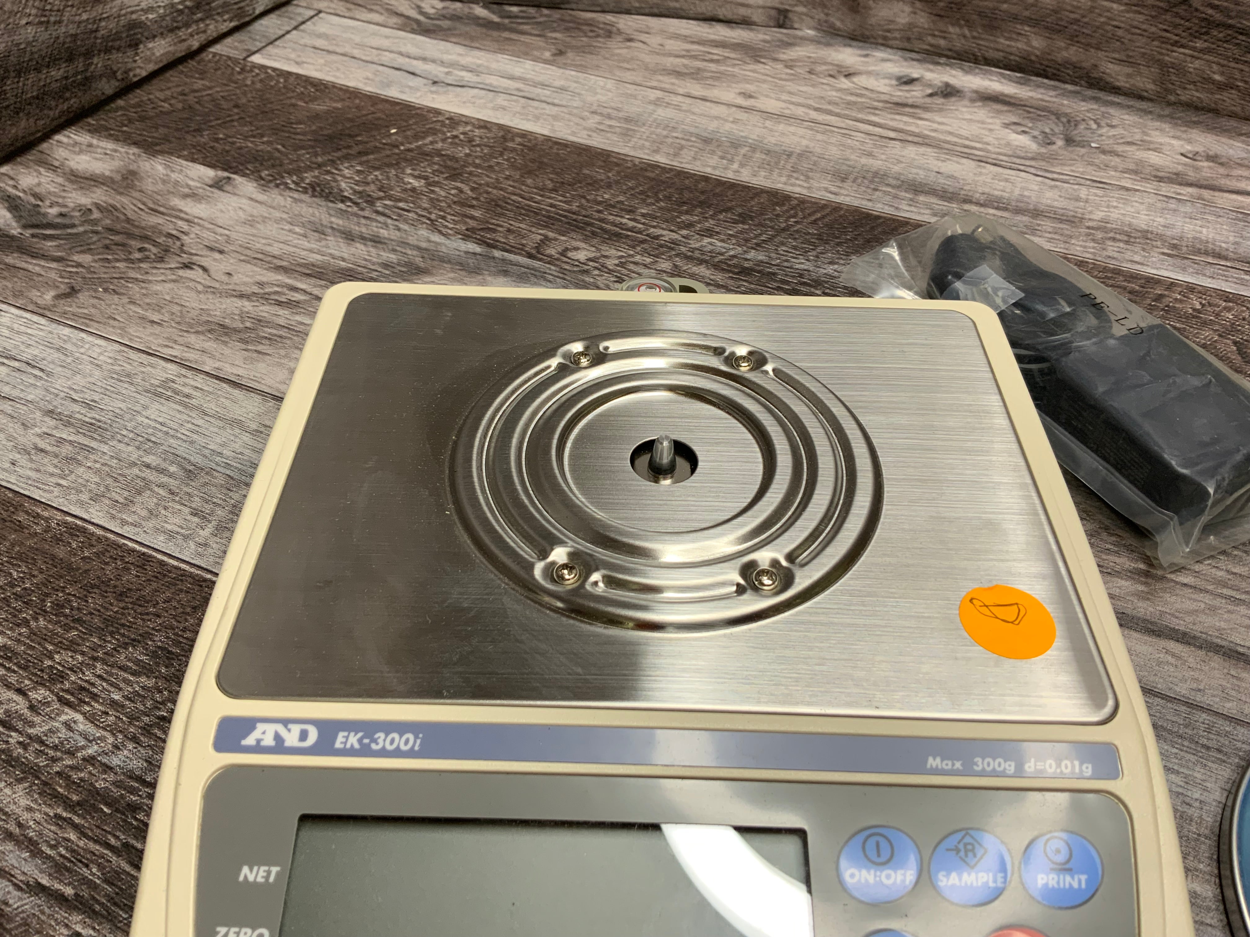A&D Weighing EK-300I Portable Balance, 300g Capacity **READ** (8174761771246)